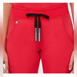 Fiery Red Figs Zamora Jogger Scrub Pants & Catarina Top Size MED- Regular